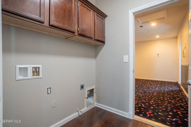 Building Photo - 12509 Twin Leaf Dr