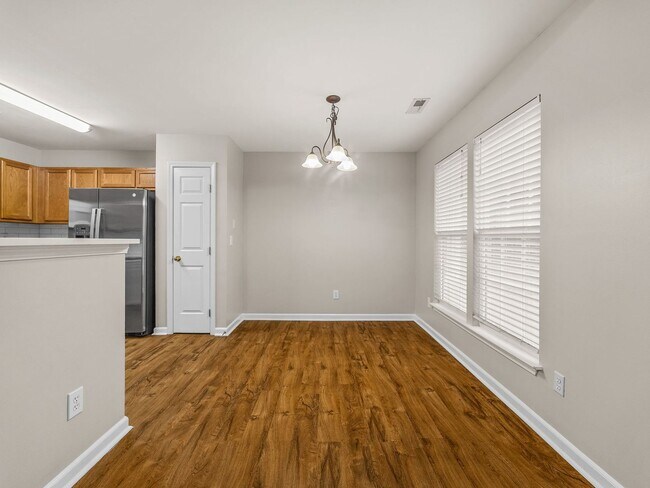 Building Photo - 129 Bathurst Ln