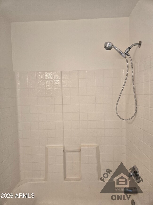 Building Photo - 4025 E Coolbrook Ave