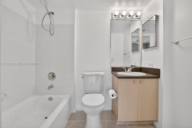 Building Photo - 2496 Centergate Dr