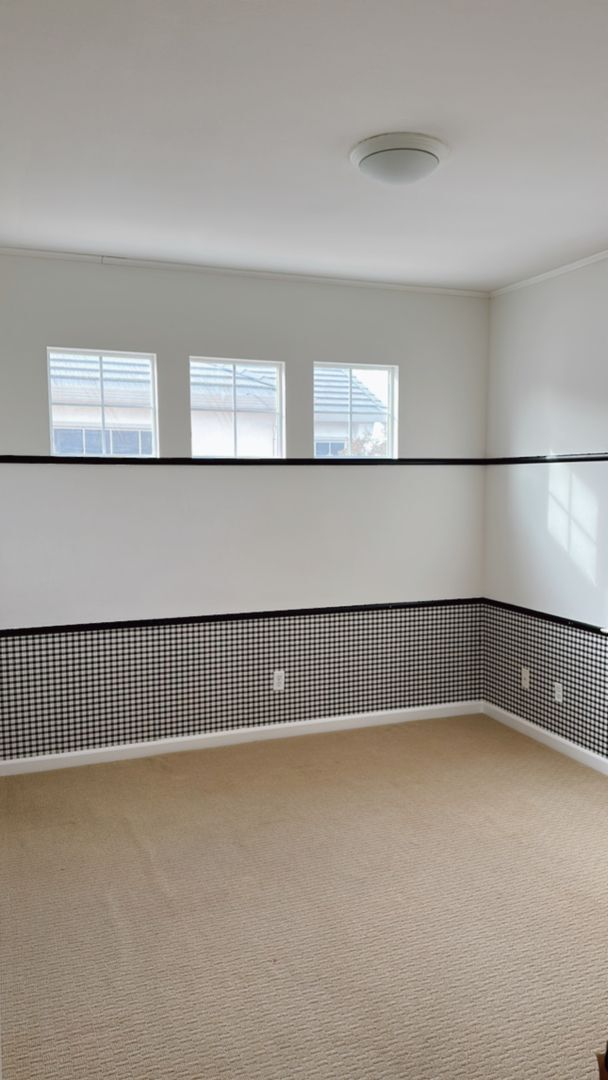 Building Photo - MOVE IN SPECIAL!!!! Month of November free