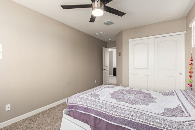 Building Photo - STUNNING 2 story home in Mesa! Plenty of s...