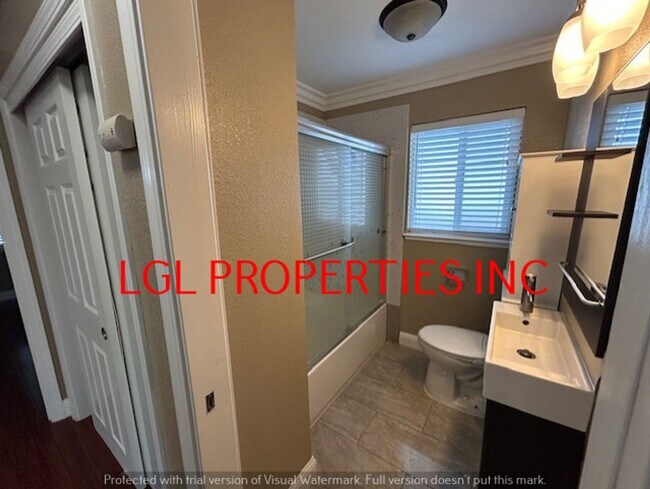 Building Photo - 6207 Booth Ln