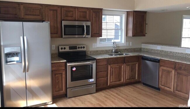 Building Photo - 1763 W Victoria Ln