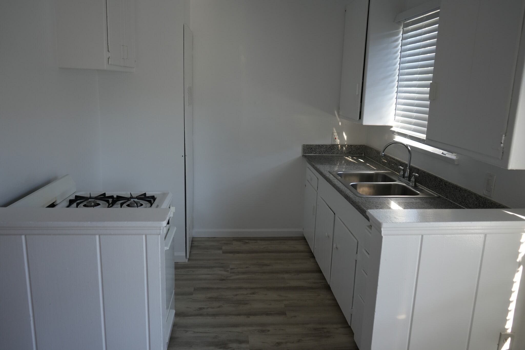 Building Photo - 11622 1/2 Chandler Blvd