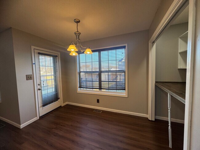 Building Photo - Beautiful Single Family Home in Clarksville