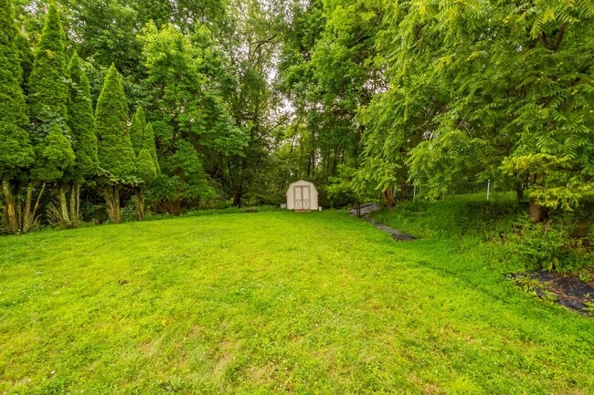 Building Photo - READY FOR MOVE IN! NEWLY RENOVATED 3 BEDRO...
