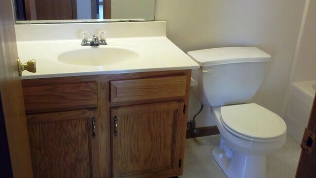 Building Photo - Spacious 3-Bedroom, 2-Bathroom Duplex with 2-Car Garage!