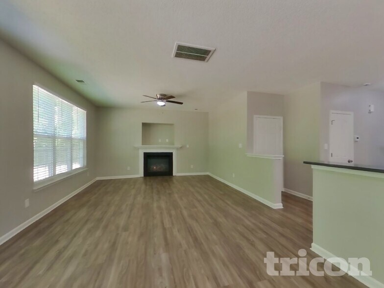 Building Photo - 4035 Far West Dr