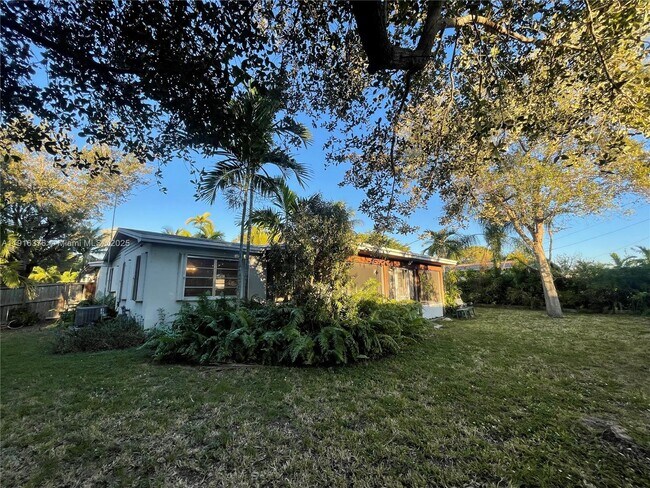 Building Photo - 19700 Whispering Pines Rd