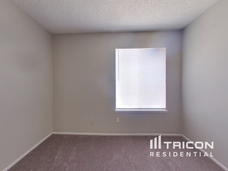 Building Photo - 3012 Snowberry Ln