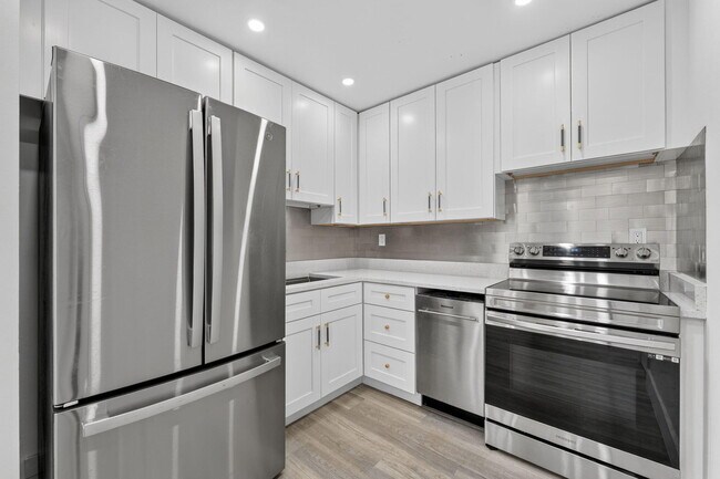Building Photo - 17051 NE 35th Ave