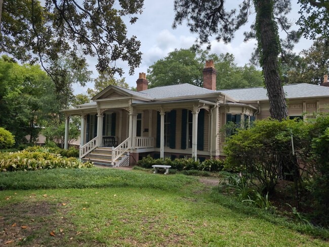 Building Photo - 1074 Georgia Ave