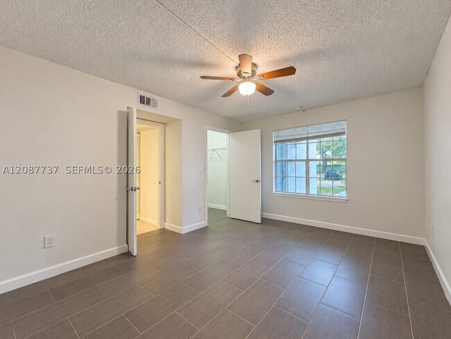 Building Photo - 1275 Crystal
