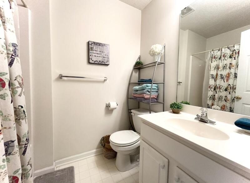 Building Photo - 412 Rivertree Ln