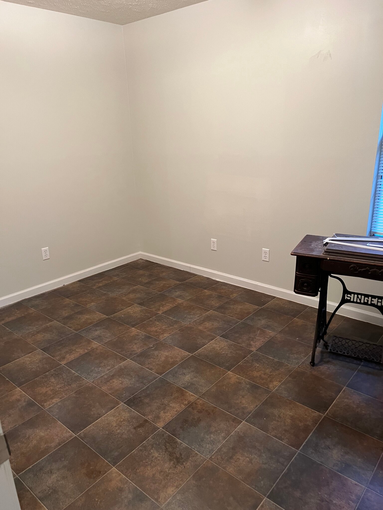 Building Photo - 1804 Droke Rd