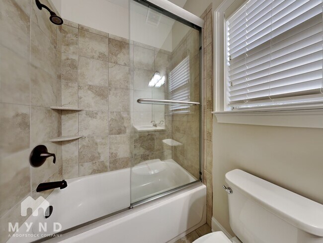 Building Photo - 2995 Manorview Ln