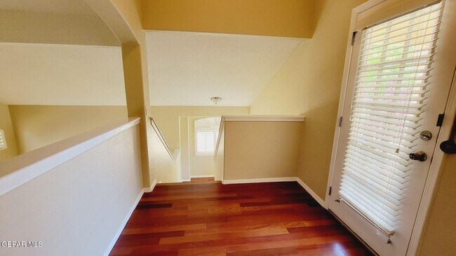 Building Photo - 6329 Franklin Ridge Dr