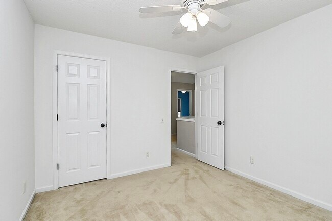 Building Photo - 5916 Downfield Wood Dr