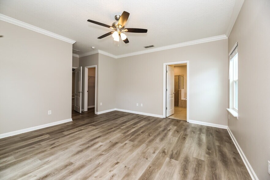 Building Photo - 16171 Magnolia Grove Way