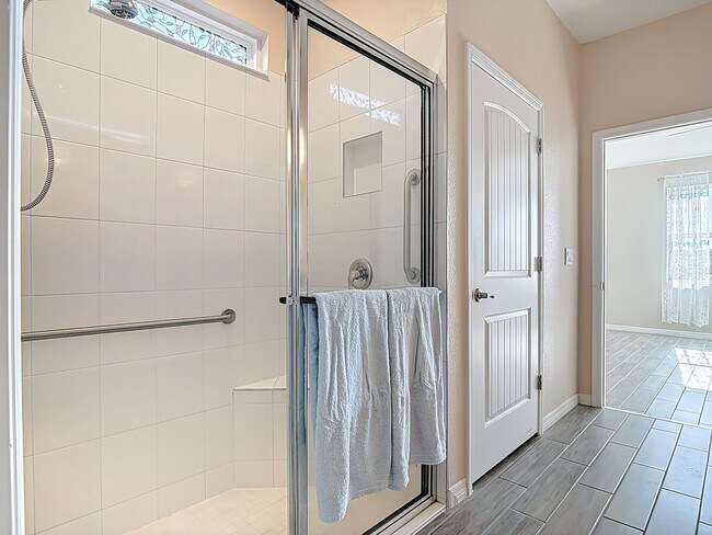 Building Photo - Beautiful Oak Leaf Preserve 3 Bedroom 2 Bathroom Smart Home