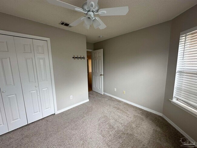 Building Photo - 632 Batten Blvd