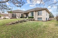 Building Photo - 9621 Shadow Wood Dr