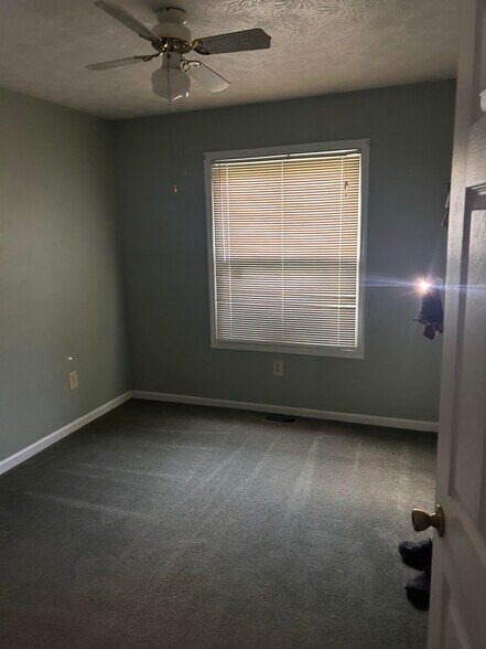 Building Photo - 204 Aqueduct Dr
