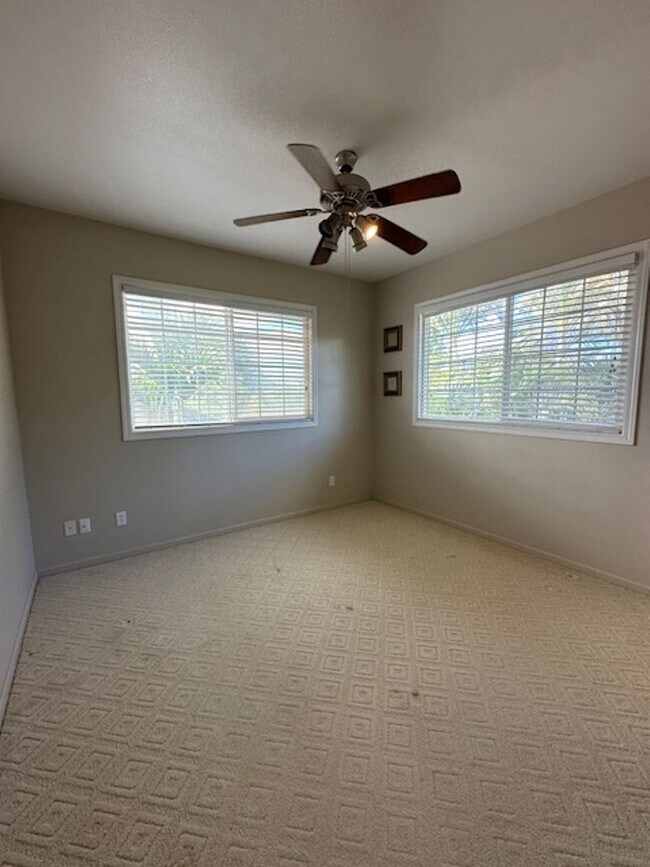 Building Photo - Single Family Executive Style Home in Gated Community