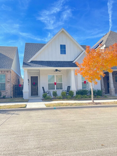 Building Photo - 5513 Traveller Dr