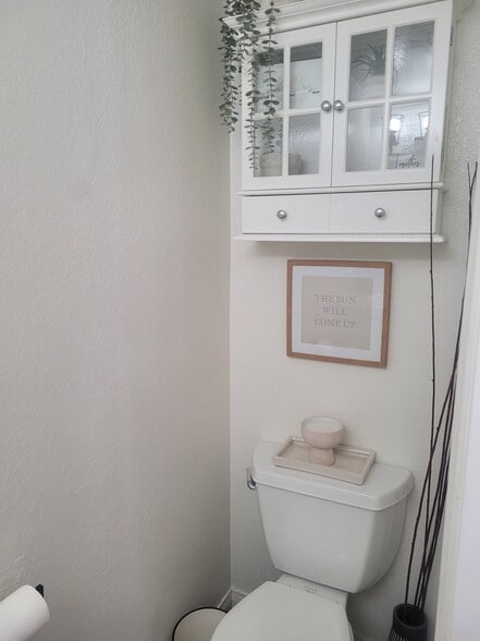 Building Photo - 542 N Shelton St