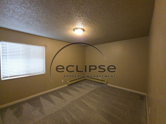 Building Photo - 502 Bell Ct
