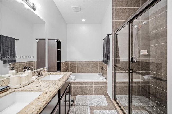 Building Photo - 2559 SW 119th Terrace