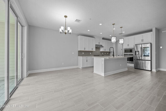 Building Photo - 27 Oak Pk Dr