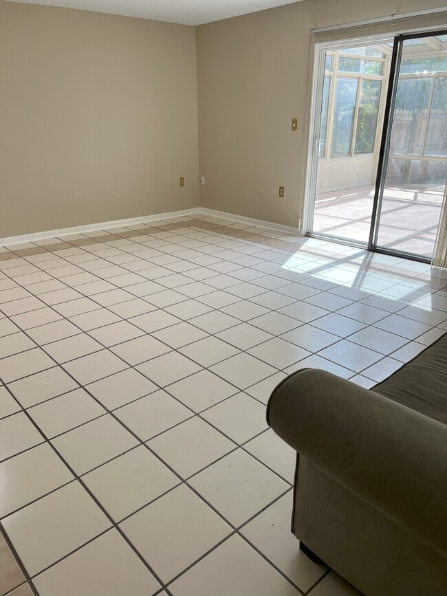 Building Photo - 118 Opp Blvd NE