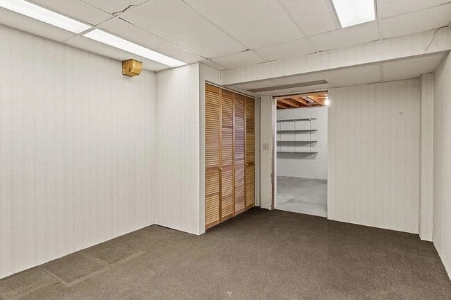 Building Photo - Spacious Harvey Oaks 4-bedroom home with classic charm and modern updates