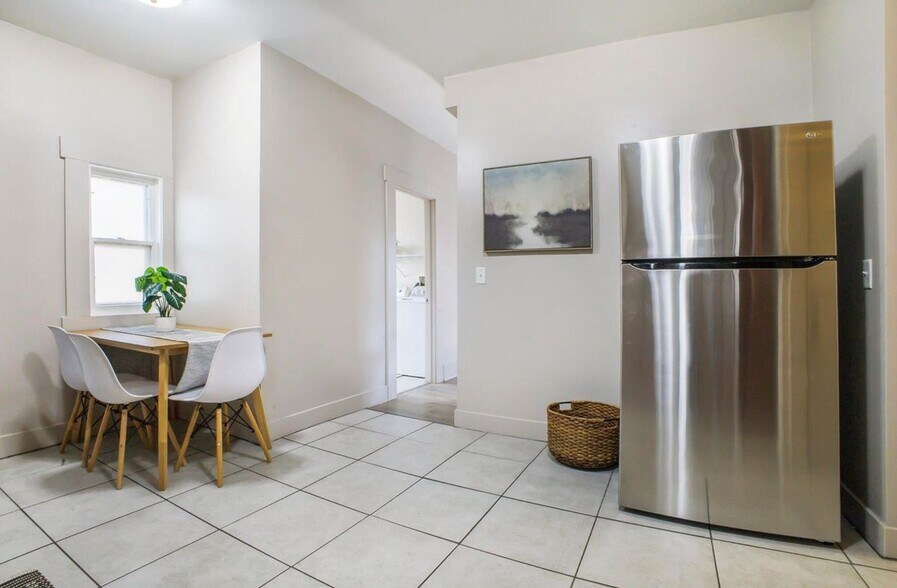 Building Photo - 311 Robey Pl SE