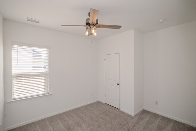 Building Photo - 321 Bountiful Dr