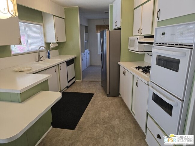 Building Photo - 317 San Domingo Dr