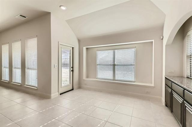 Building Photo - 3216 Creekhaven Dr