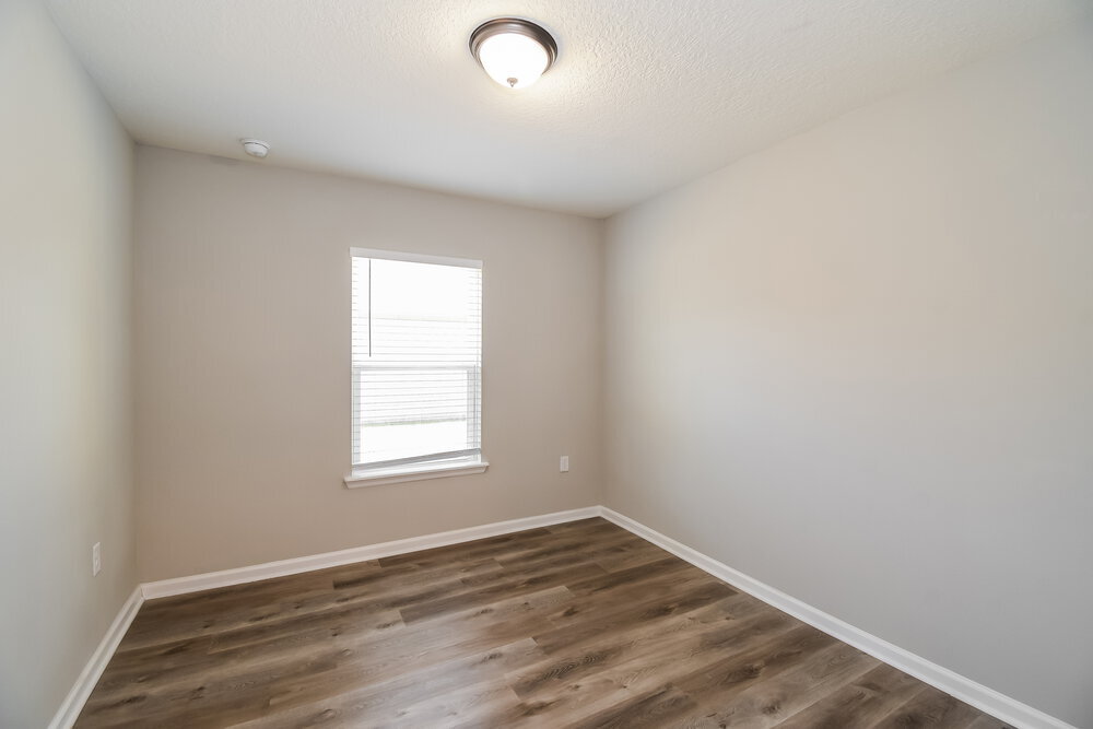 Building Photo - 194 Flach Dr