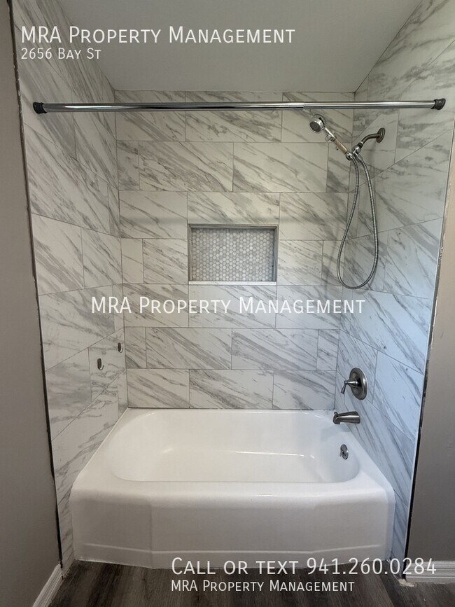 Building Photo - 2656 Bay St