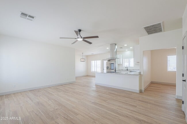 Building Photo - 10692 E American Pride Dr