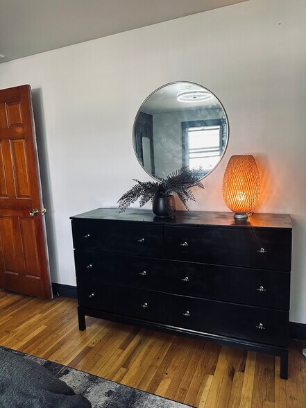 Building Photo - 218 Warren St