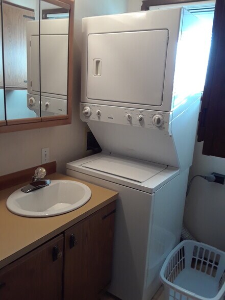 Building Photo - 1522 Mission Rd