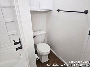 Building Photo - 220 Hereford St