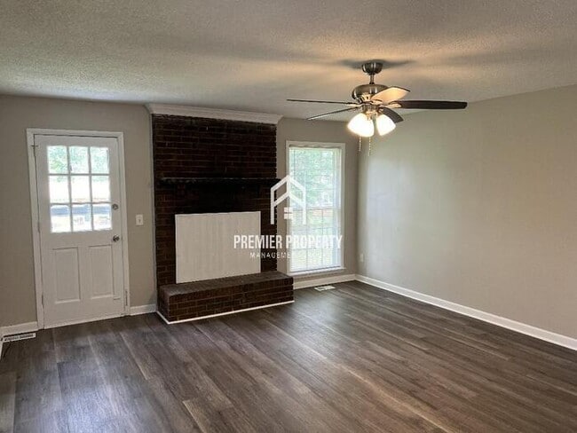 Building Photo - 6119 Rickwood Dr NW