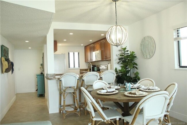 Building Photo - 10102 S Ocean Dr