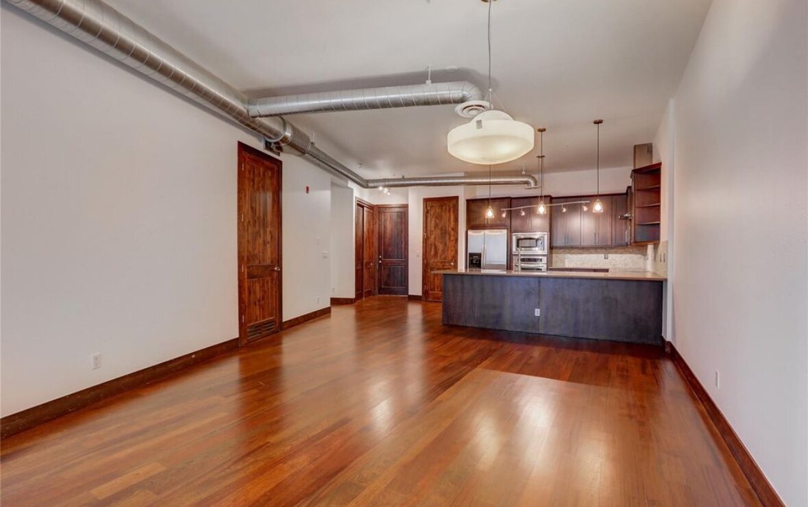 Building Photo - 2101 Larimer St