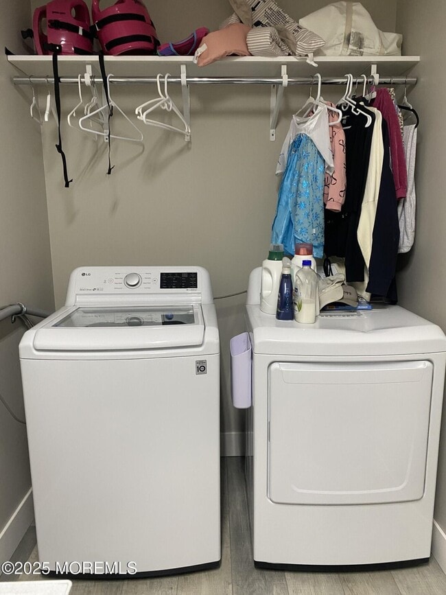 Building Photo - 11 Walnut Ct